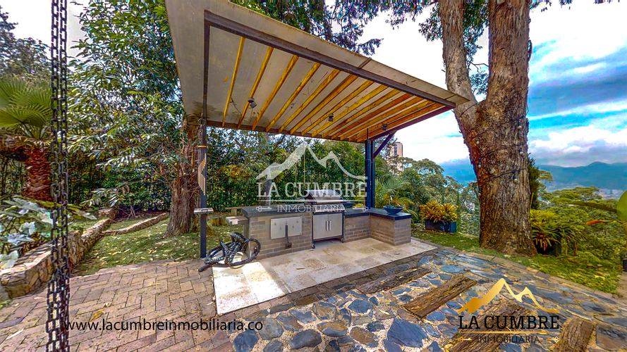 Casa de 3 alcobas en venta en Vía Las Palmas, Medellín, 412 m² · foto 17 de 24