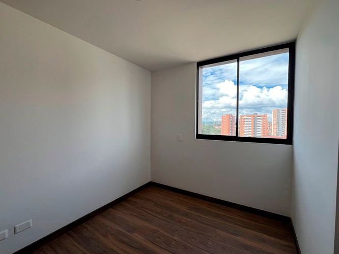 Apartamento de 3 alcobas en arriendo en Chipre, Rionegro, 80 m² · foto 9 de 12