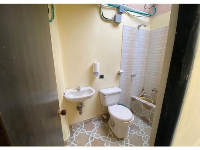Local en arriendo en El Poblado, Medellín, 100 m² · foto 4 de 9