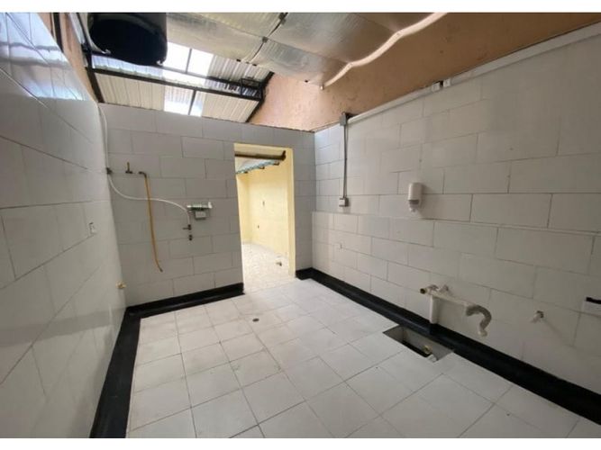 Local en arriendo en El Poblado, Medellín, 100 m² · foto 6 de 9