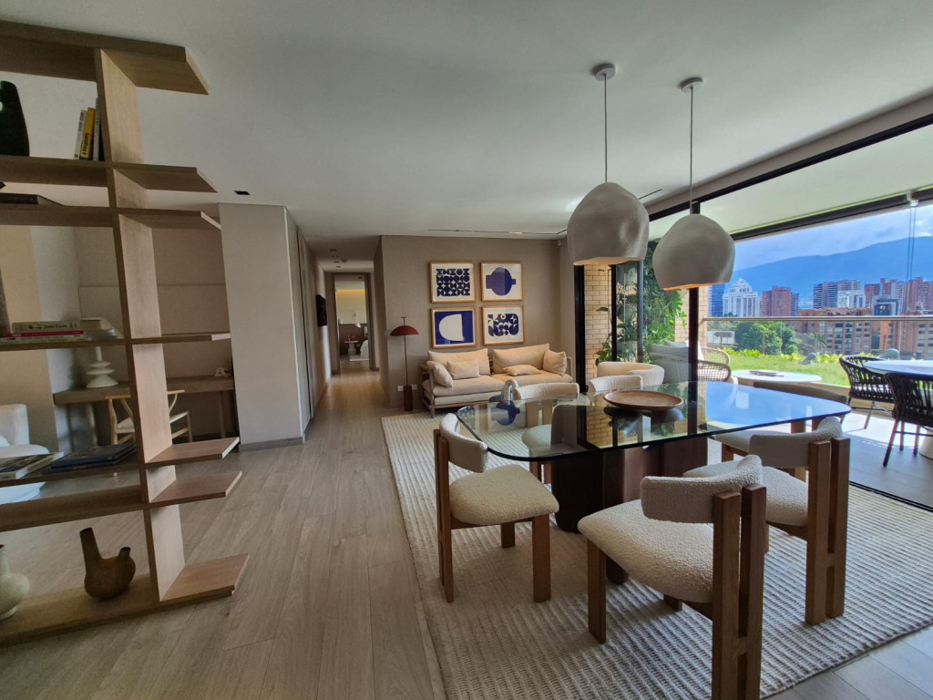 Apartamento en venta en El Poblado, Medellín [No disponible] 2