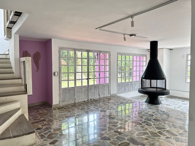 Oficina en arriendo en Loma Del Chocho, Envigado, 850 m² · foto 4 de 16