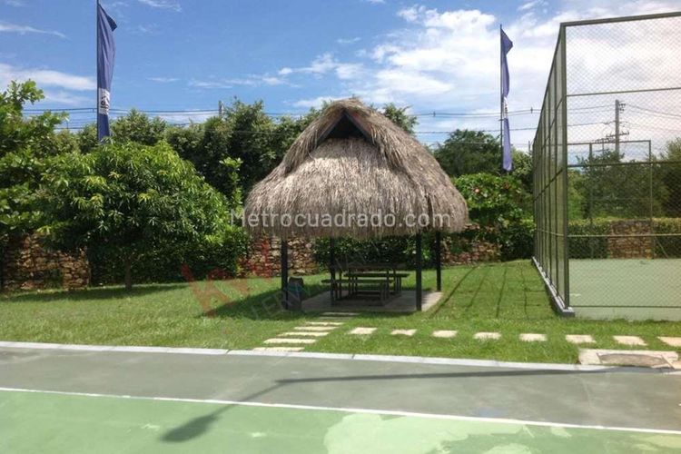 Casa de 3 alcobas en venta en Girardot, Girardot, 90 m² · foto 2 de 16