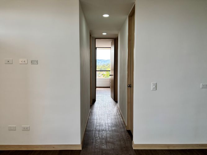 Apartamento de 3 alcobas en venta en El Faro, Rionegro, 67 m² · foto 2 de 12