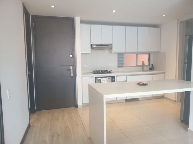 Apartamento de 2 alcobas en arriendo en El Poblado, Medellín, 100 m² · foto 6 de 15