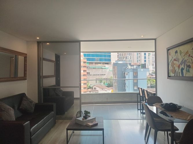 Apartamento de 2 alcobas en arriendo en El Poblado, Medellín, 100 m² · foto 1 de 15