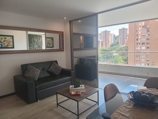 Apartamento de 2 alcobas en arriendo en El Poblado, Medellín, 100 m² · foto 2 de 15