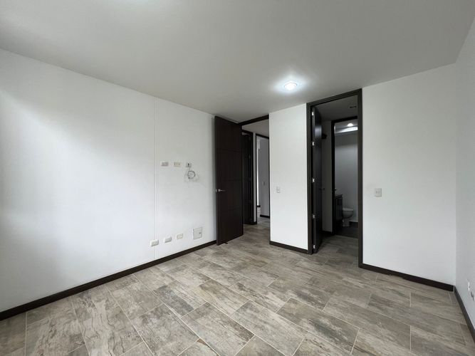 Apartamento de 3 alcobas en arriendo en Loma Del Esmeraldal, Envigado, 85 m² · foto 10 de 16
