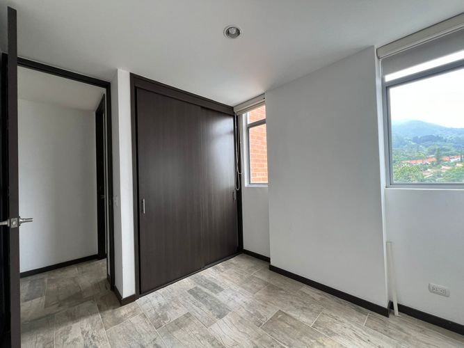 Apartamento de 3 alcobas en arriendo en Loma Del Esmeraldal, Envigado, 85 m² · foto 8 de 16