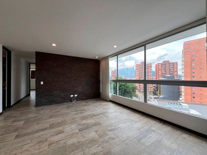 Apartamento de 3 alcobas en arriendo en Loma Del Esmeraldal, Envigado, 85 m² · foto 2 de 16