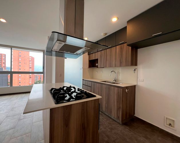 Apartamento de 3 alcobas en arriendo en Loma Del Esmeraldal, Envigado, 85 m² · foto 4 de 16
