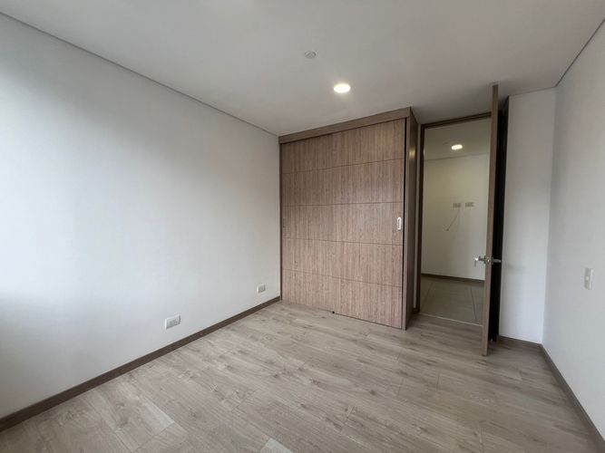 Apartamento de 2 alcobas en arriendo en Montessori, Envigado, 75 m² · foto 3 de 17