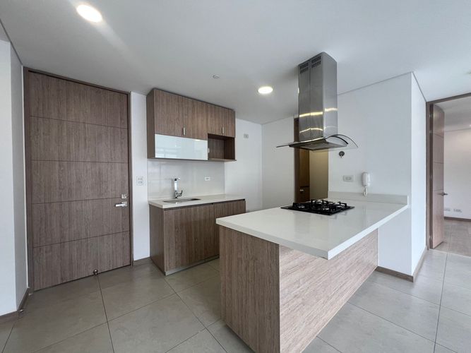 Apartamento de 2 alcobas en arriendo en Montessori, Envigado, 75 m² · foto 4 de 17
