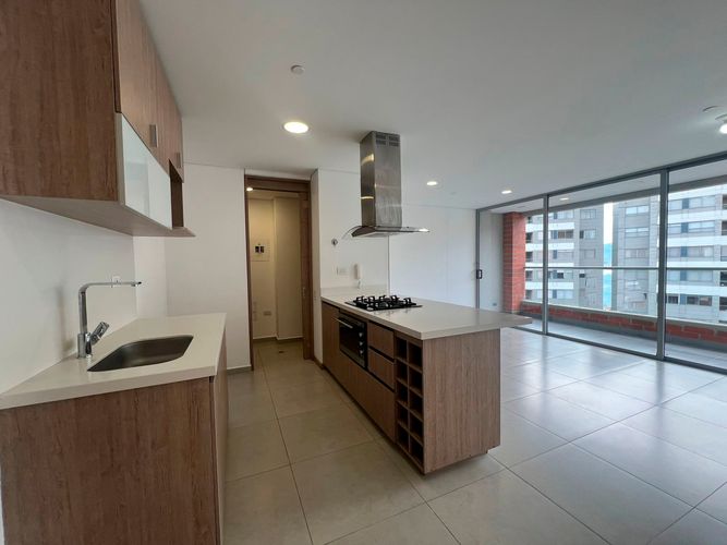 Apartamento de 2 alcobas en arriendo en Montessori, Envigado, 75 m² · foto 6 de 17