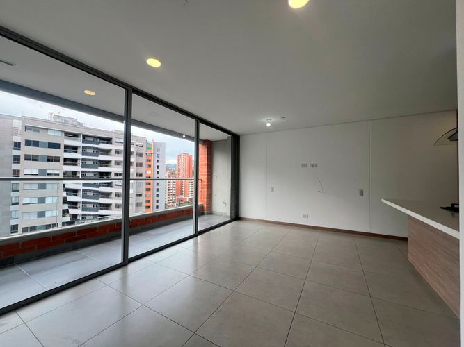 Apartamento de 2 alcobas en arriendo en Montessori, Envigado, 75 m² · foto 2 de 17