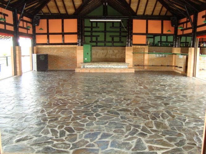 Local en arriendo en Tribunas Corcega, Pereira, 1800 m² · foto 2 de 14