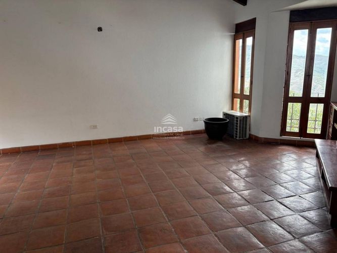 Casa de 3 alcobas en venta en Arroyohondo, Yumbo, 630 m² · foto 11 de 24
