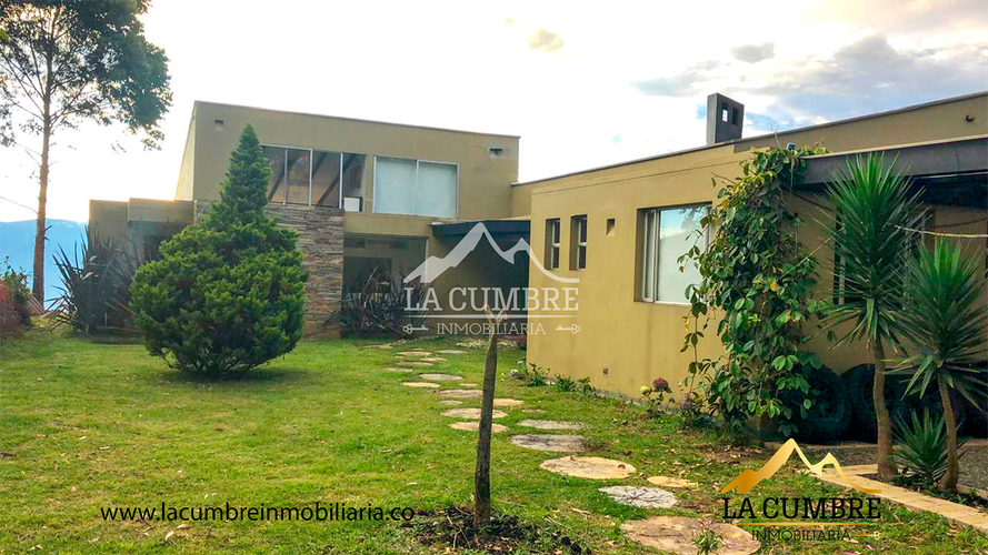 Casa de 4 alcobas en venta en Las Palmas, Medellín, 520 m² · foto 2 de 14