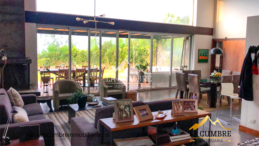 Casa de 4 alcobas en venta en Las Palmas, Medellín, 520 m² · foto 3 de 14