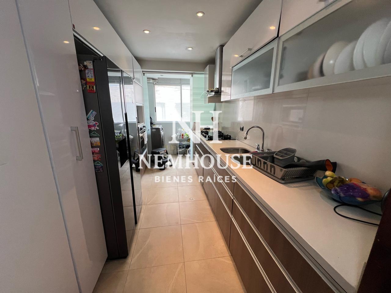 Apartamento en venta en Los Rosales, Bogotá · foto 8 de 24