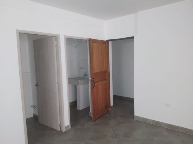 Local en arriendo en Camino Verde, Envigado, 180 m² · foto 10 de 11