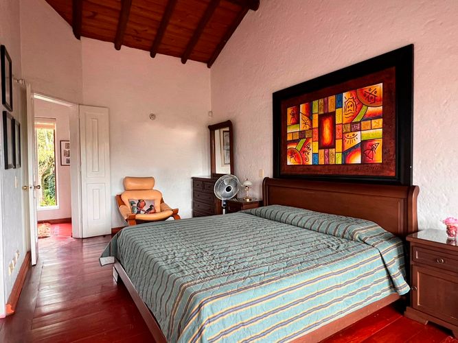 Casa de 3 alcobas en venta en Llano Grande, Rionegro, 350 m² · foto 5 de 14