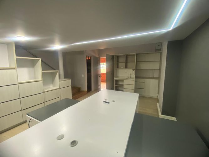 Oficina en arriendo en Loma Del Chocho, Envigado, 83 m² · foto 9 de 18