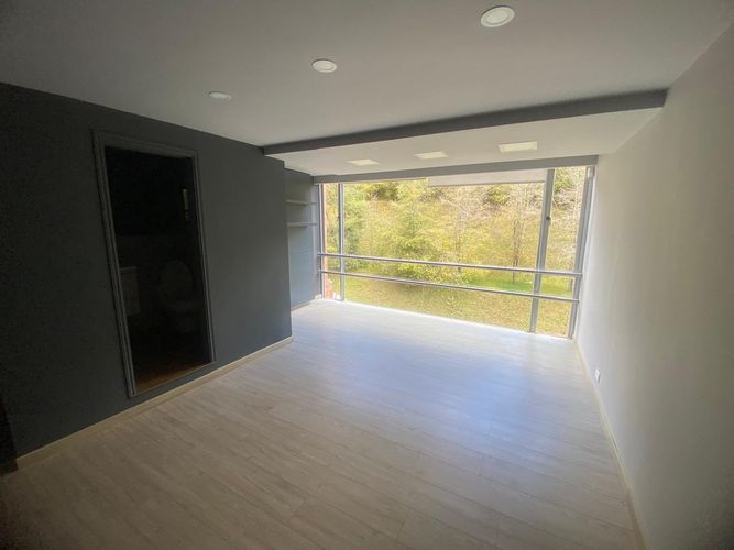 Oficina en arriendo en Loma Del Chocho, Envigado, 83 m² · foto 2 de 18
