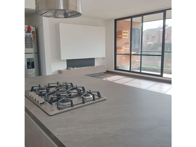 Apartamento de 3 alcobas en venta en Cerros De Suba, Bogotá, 165 m² · foto 4 de 24