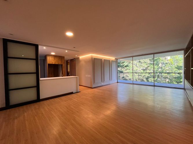 Apartamento de 3 alcobas en arriendo en El Poblado, Medellín, 170 m² · foto 2 de 20