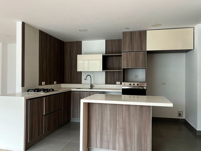 Apartamento de 3 alcobas en venta en Loma De Las Brujas, Envigado, 130 m² · foto 6 de 19