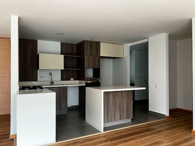 Apartamento de 3 alcobas en venta en Loma De Las Brujas, Envigado, 130 m² · foto 7 de 19