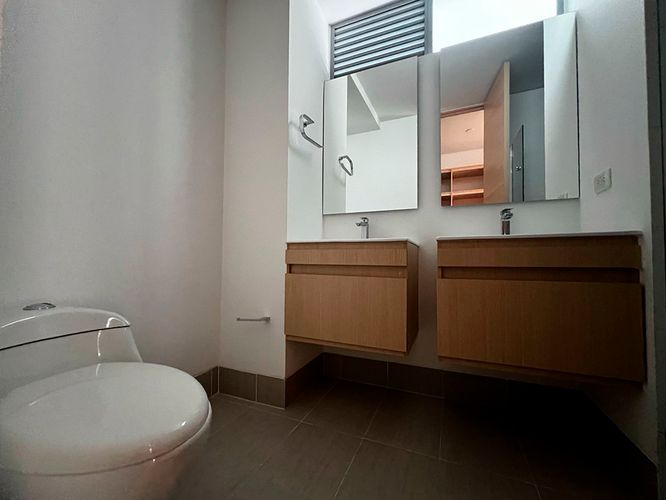 Apartamento de 3 alcobas en venta en Loma De Las Brujas, Envigado, 130 m² · foto 16 de 19