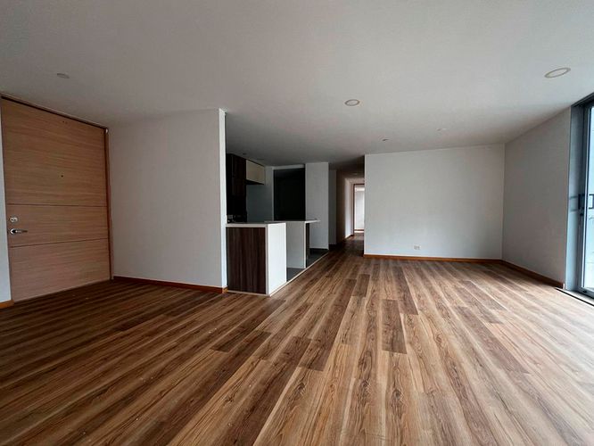 Apartamento de 3 alcobas en venta en Loma De Las Brujas, Envigado, 130 m² · foto 3 de 19