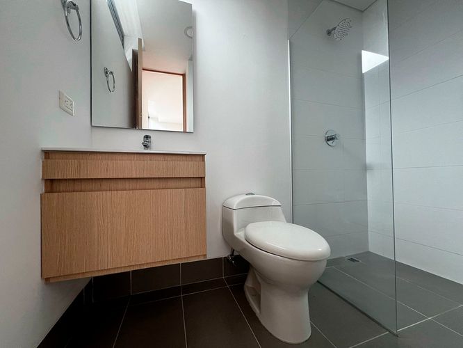Apartamento de 3 alcobas en venta en Loma De Las Brujas, Envigado, 130 m² · foto 18 de 19