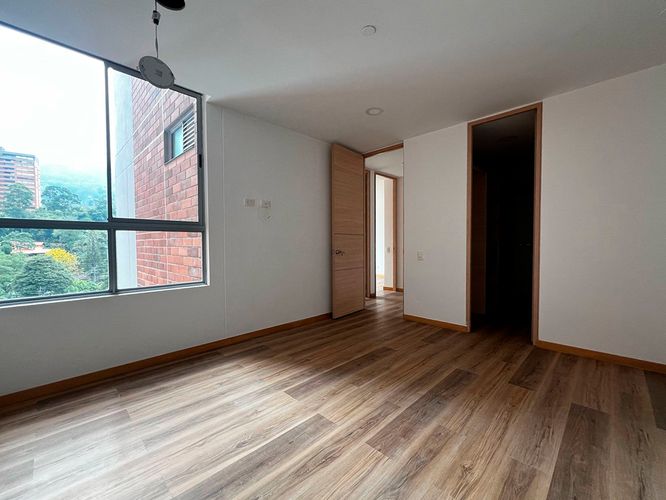 Apartamento de 3 alcobas en venta en Loma De Las Brujas, Envigado, 130 m² · foto 11 de 19