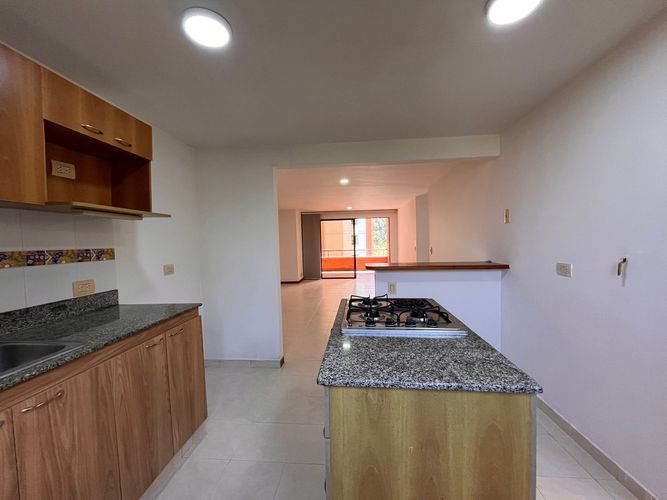 Apartamento de 3 alcobas en arriendo en El Poblado, Medellín, 134 m² · foto 11 de 19