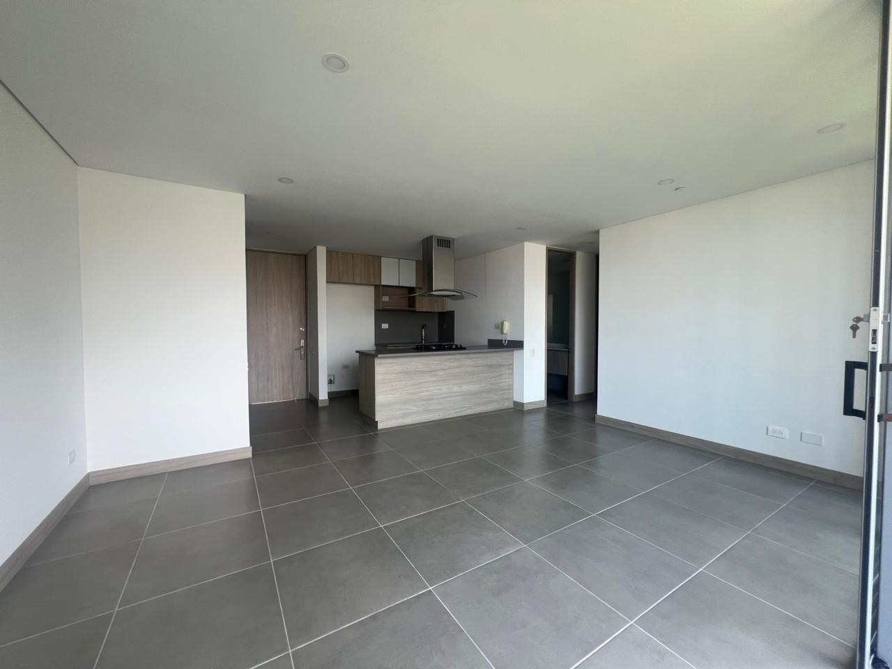 Apartamento en arriendo en Cumbres, Envigado · foto 3 de 14
