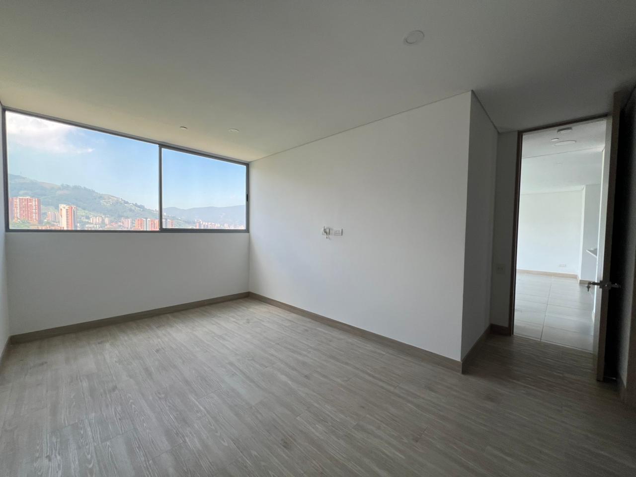 Apartamento en arriendo en Cumbres, Envigado · foto 9 de 14