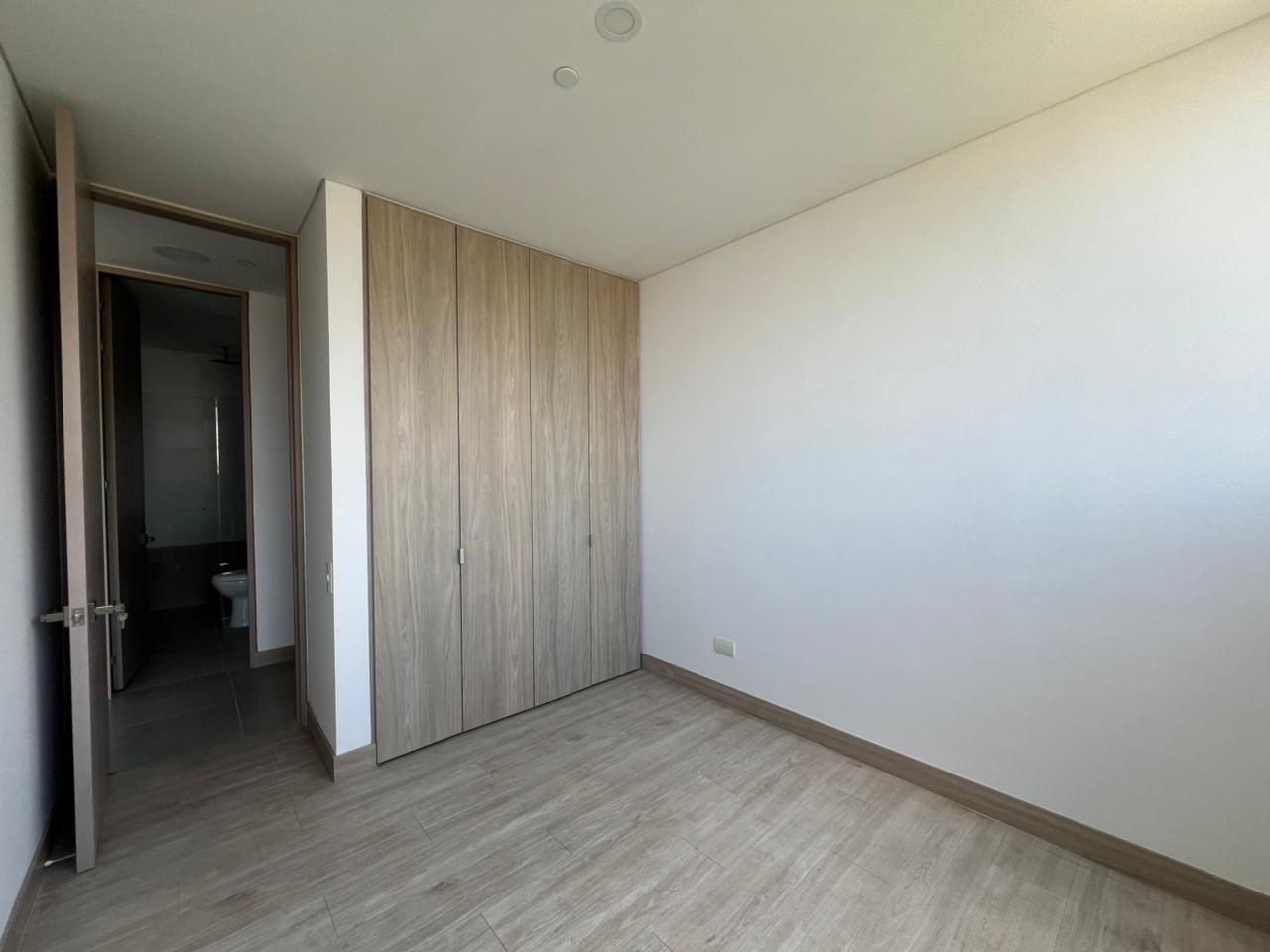 Apartamento en arriendo en Cumbres, Envigado · foto 11 de 14