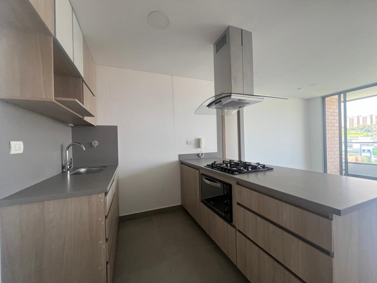 Apartamento en arriendo en Cumbres, Envigado · foto 6 de 14