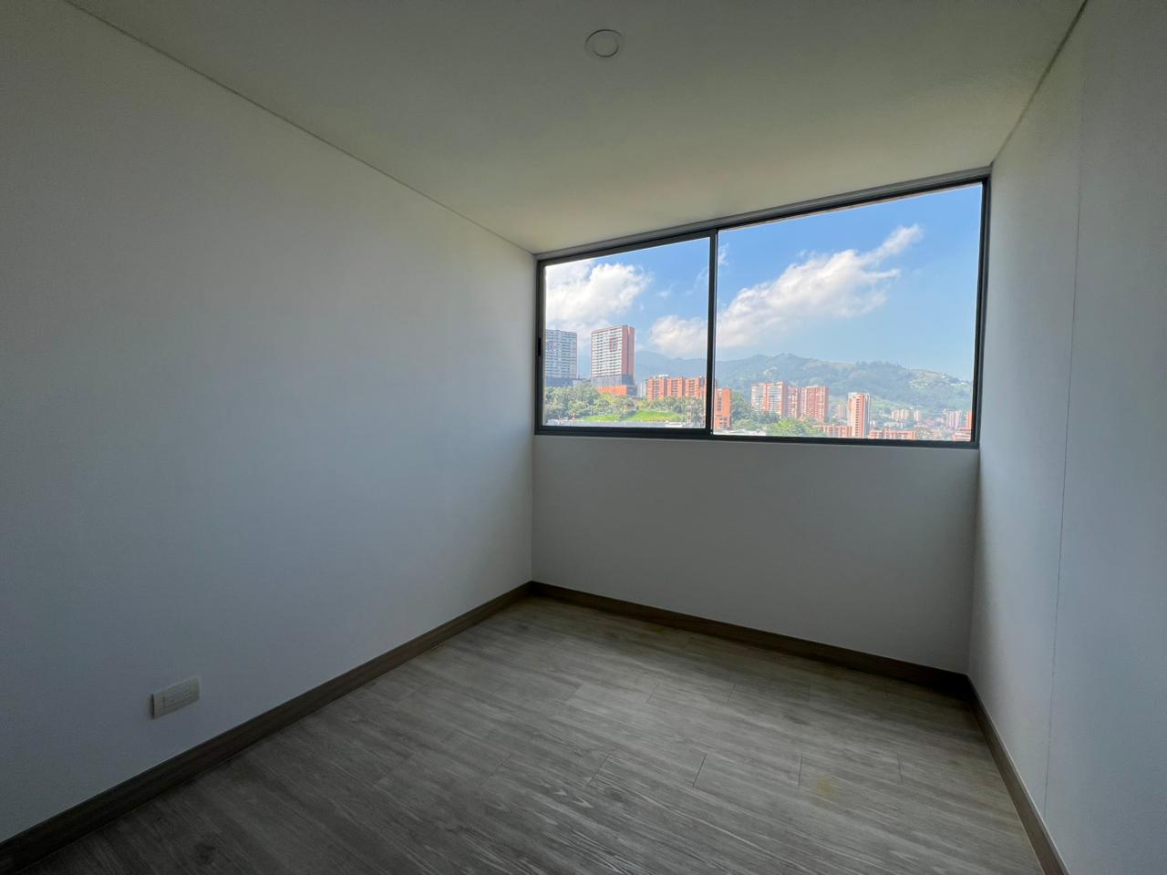 Apartamento en arriendo en Cumbres, Envigado · foto 12 de 14
