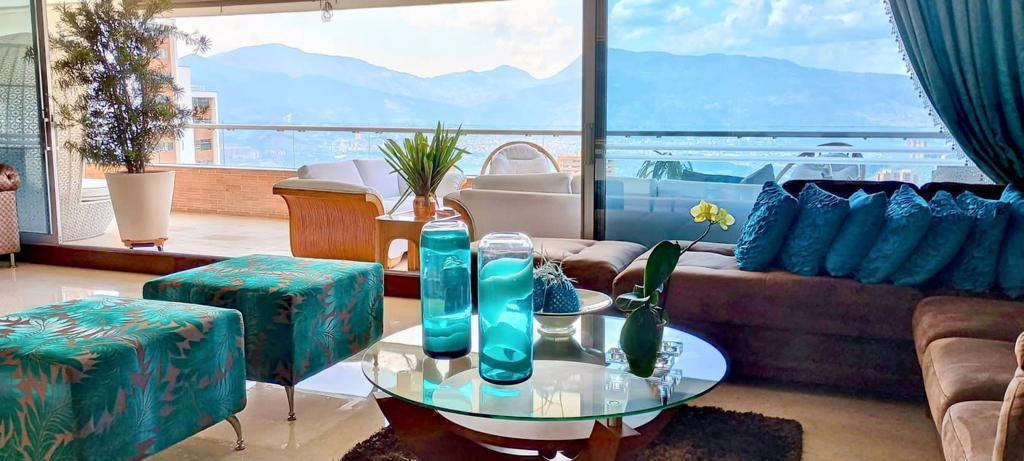 Apartamento en venta en El Poblado, Medellín [No disponible] 2