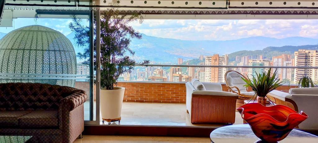 Apartamento en venta en El Poblado, Medellín [No disponible] 3