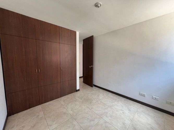 Apartamento de 3 alcobas en arriendo en Cumbres, Envigado, 73 m² · foto 3 de 15