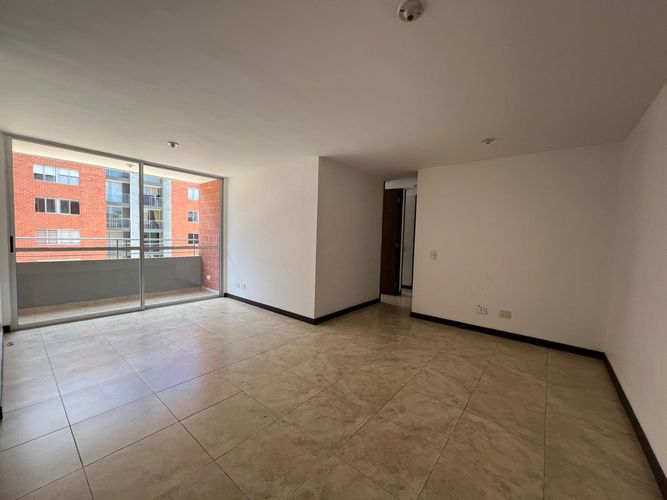Apartamento de 3 alcobas en arriendo en Cumbres, Envigado, 73 m² · foto 5 de 15