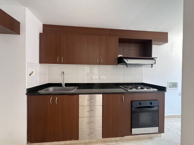 Apartamento de 3 alcobas en arriendo en Cumbres, Envigado, 73 m² · foto 8 de 15