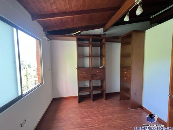 Casa de 4 alcobas en venta en Las Antillas, Envigado, 150 m² · foto 2 de 13