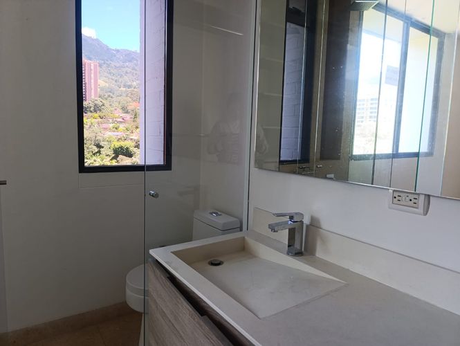 Apartamento en venta en El Poblado, Medellín · foto 15 de 16