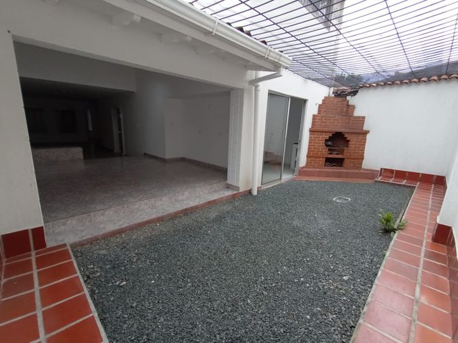 Casa de 3 alcobas en venta en Pampa Linda, Cali, 312 m² · foto 12 de 24